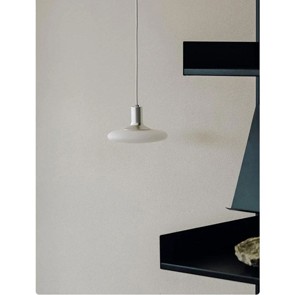 Suspensión minimalista elegante y atemporal